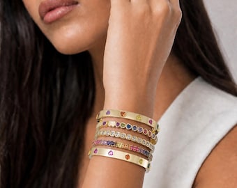 Elegante bracciale rigido impilabile con zirconi arcobaleno per donna - Gioiello colorato per l'orgoglio LGBTQ+ - Regalo