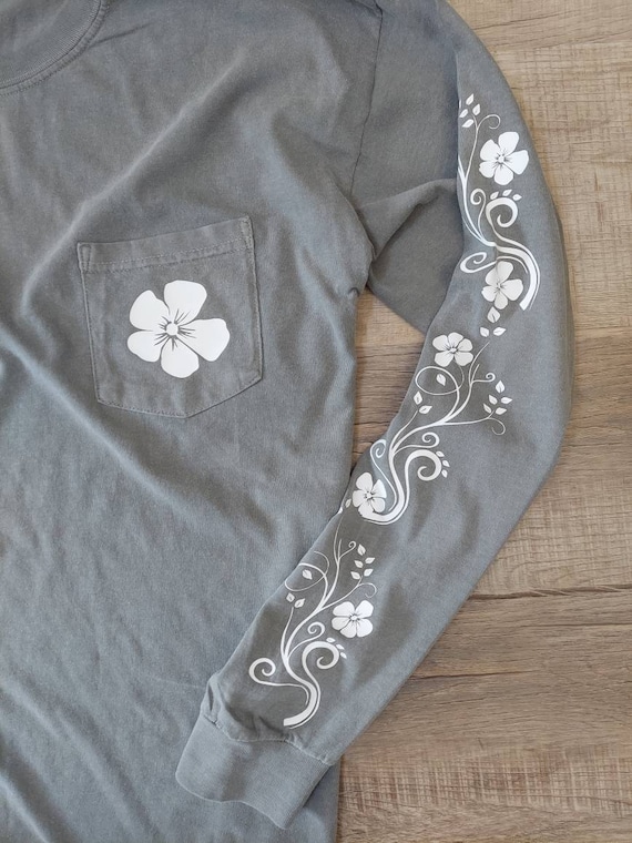 【CPGN STUDIO】Roseville Flower Long Sleeve The Jaine Favorite Long Sleeve Crew Neck Tee by Johnny Was