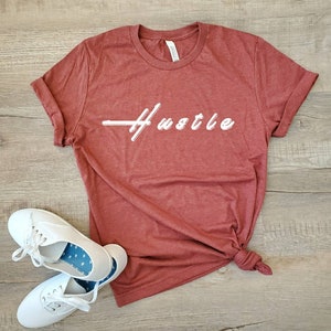Hustle Shirt - Female Empowerment Shirt - Süßes Shirt für Frauen - Girl Boss - Girl Power - Geschenke für Sie - Trendy Shirt - Retro Shirt