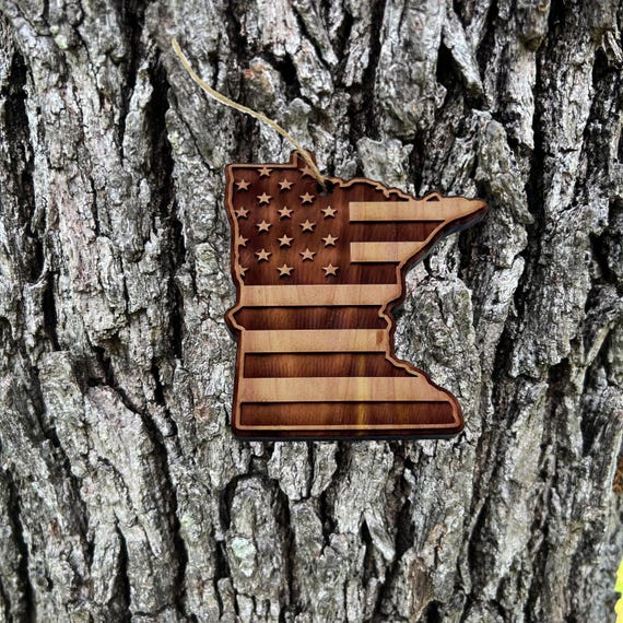 Canada Flag - Cedar Ornament Canada Flag - Cedar Ornament