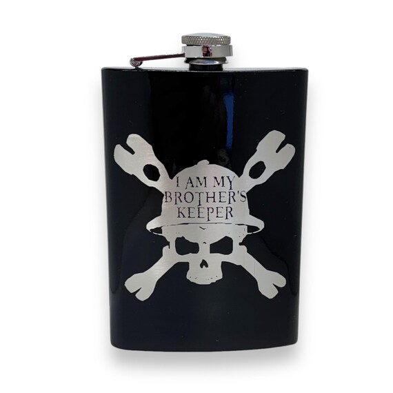 8oz BLACK Lineman Skull Flask 8oz BLACK Lineman Skull Flask