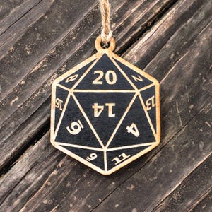 Ornament - W20 - Schwarz Bemaltes Rohholz 8x7cm