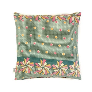 Capa de Almofada Kantha Vintage: Almofada de Edredom Costurada à Mão (60 cm)