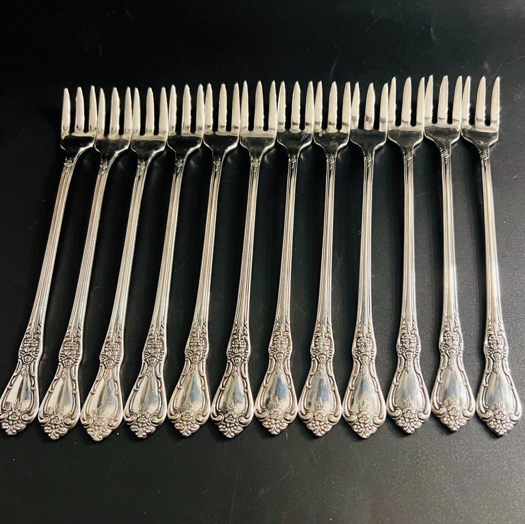 Distinction Deluxe Stainless By Oneida Hhnull