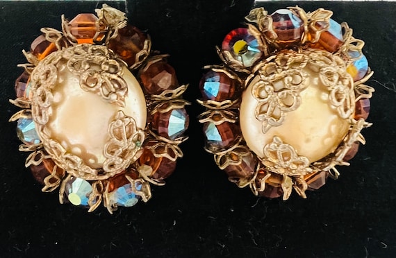 Vintage Signed Hobe Clip On Earrings - Circa 1950 - image 1