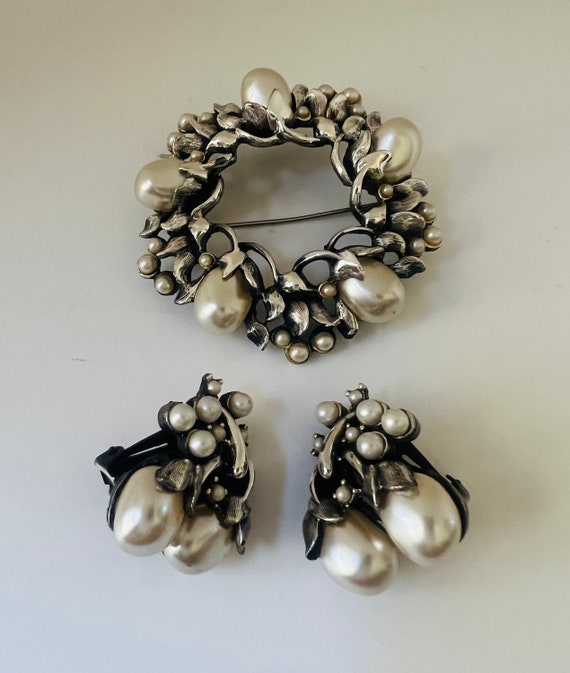 Vintage Tortolani Designer Brooch & Earrings Set