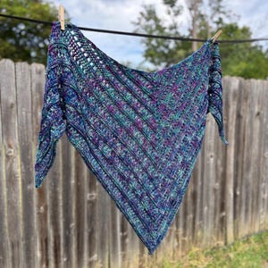 Patrón de chal a crochet - Bufanda triangular de arándano silvestre, chal texturizado (PDF)
