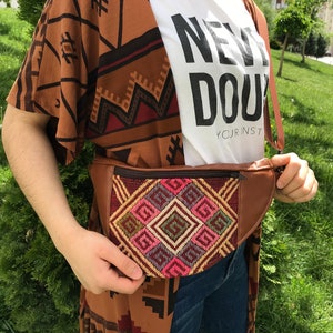 Leder Umhängetasche, Workout-Bag, kleine Bauchtasche, Damen Gürteltasche, Schulter-Riemen, vegane Gürteltasche, Hippie-Rucksack, Boho Tasche, KB 67