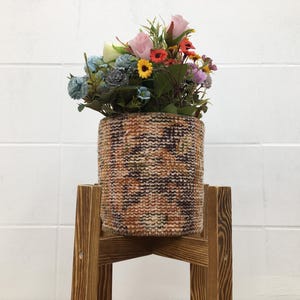fajny kosz dekoracyjny, kosz zrównoważony, osłona na doniczkę kilim, doniczka dekoracyjna saloon, uchwyt na doniczkę, doniczka w stylu wiejskim, artykuły roślinne, PH 4331