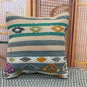 Eclectic Geometric Kilim Pillow, Handwoven Earthy Green & Beige Accent Cushion for Boho Living Room Decor, Traditional Pillow, 20x20kp191