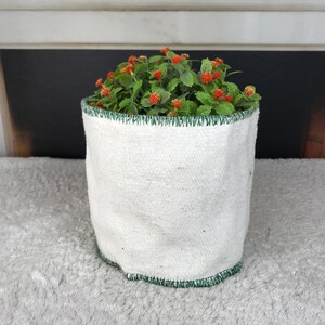 biały kosz kilim, ręcznie robiona doniczka, organiczny kosz, organizer do przechowywania, kosz na czasopisma, wyjątkowa doniczka, przytulna doniczka, PH 3027