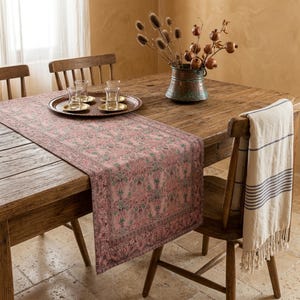 Chemin d'art textile kilim, décoration de table vibrante, écharpe de table ethnique, chemin de table tendance, drap de table de haute qualité, protection de table, 8411-02