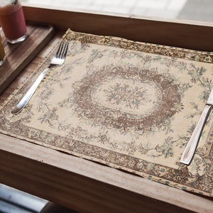 Kelim-Textilkunst, lebendiges Tischdekor, ethnisches Tischset, Statement-Tischsets, hochwertige Tischsets, Tischsets im Kulturerbe-Stil, 8990-01