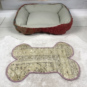 handmade pet mat, dog food mat, cat lover gifts, dog mat unique, outside cat mat, cat toilet mat, dog floor mat, bone shaped mat, PM 950