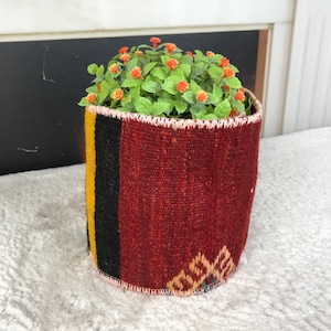 osłona na rośliny doniczkowe, mini kosz vintage, średni kosz, ręcznie robiony kosz, czerwony kosz na rośliny, wisząca doniczka, dekoracja kącika roślinnego, PH 2381