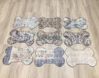 Handmade Light Tone Dog Bone Rug, Vintage Turkish Kilim Pet Mat, Boho Upcycled Carpet for Dogs, Unique Bone Shaped Feeding Area Decor