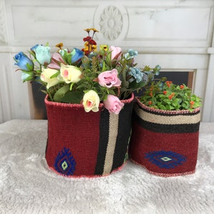 dekoracja korytarza, duża czerwona doniczka, bawełniany kosz kilim, ręcznie tkany kosz, dekoracja złego oka, wisząca doniczka, skrzynia do przechowywania zabawek, PH 2131