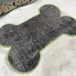 black pet mat, dog placemat, bone shaped rug, handmade mat, dog mat for feeding, pet water bowl mat, pet house mat, retro catmat, PM 1323