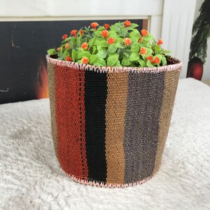 doniczka wisząca, organiczny kosz kilim, wełniany pojemnik na kaktusy, pojemnik na doniczki, osłona na doniczkę, ręcznie robiona doniczka, prezent dla miłośnika roślin, PH 2264