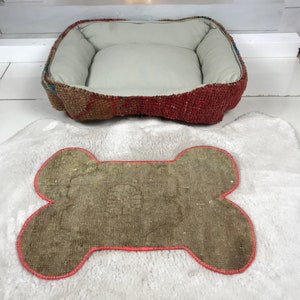 dog feeding mat, cat feeding mat, pet placemat, handmade mat, sustainable mat, dog house decor, pet supplies, pet mat, pet bowl mat, PM 1179