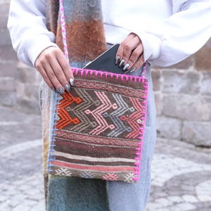 borsa a tracolla quotidiana, borsa a tracolla hipster, borsa a tracolla kilim, borsa per il trucco, borsa porta soldi da donna, mini borsa a tracolla, borsa sostenibile, KBi 15