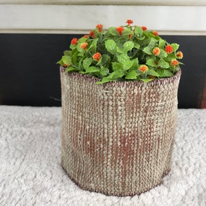 かわいいプランター、植物と鉢、ビンテージの植物バスケット、ランドリーバスケット、フラワーバスケット、ピンクのバスケット、同僚への贈り物、かぎ針編みの吊り鉢、PH 1853