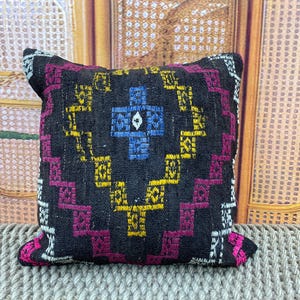 Vibrant Geometric Kilim Pillow, Colorful Patterned Cushion, Eclectic Vintage Throw, Boho Decorative Pillow, Rustic Pillow, 20x20kp325