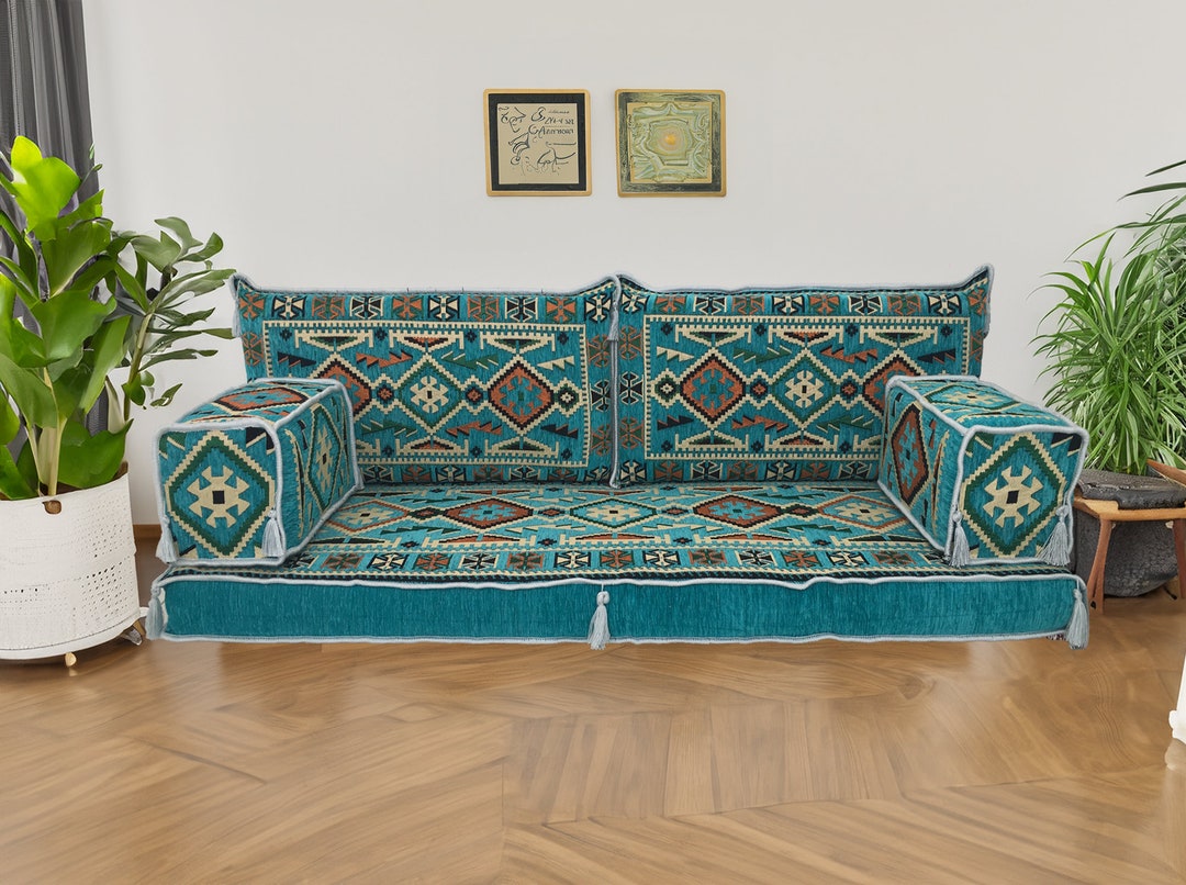 Seduta Majlis, Copridivano da terra, Seduta araba, Cuscino da