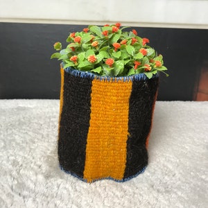 flower pot holder, farmhouse basket, basket for plants, basket plant holder, striped bath box, air plant holder, planter basket, PH 3705