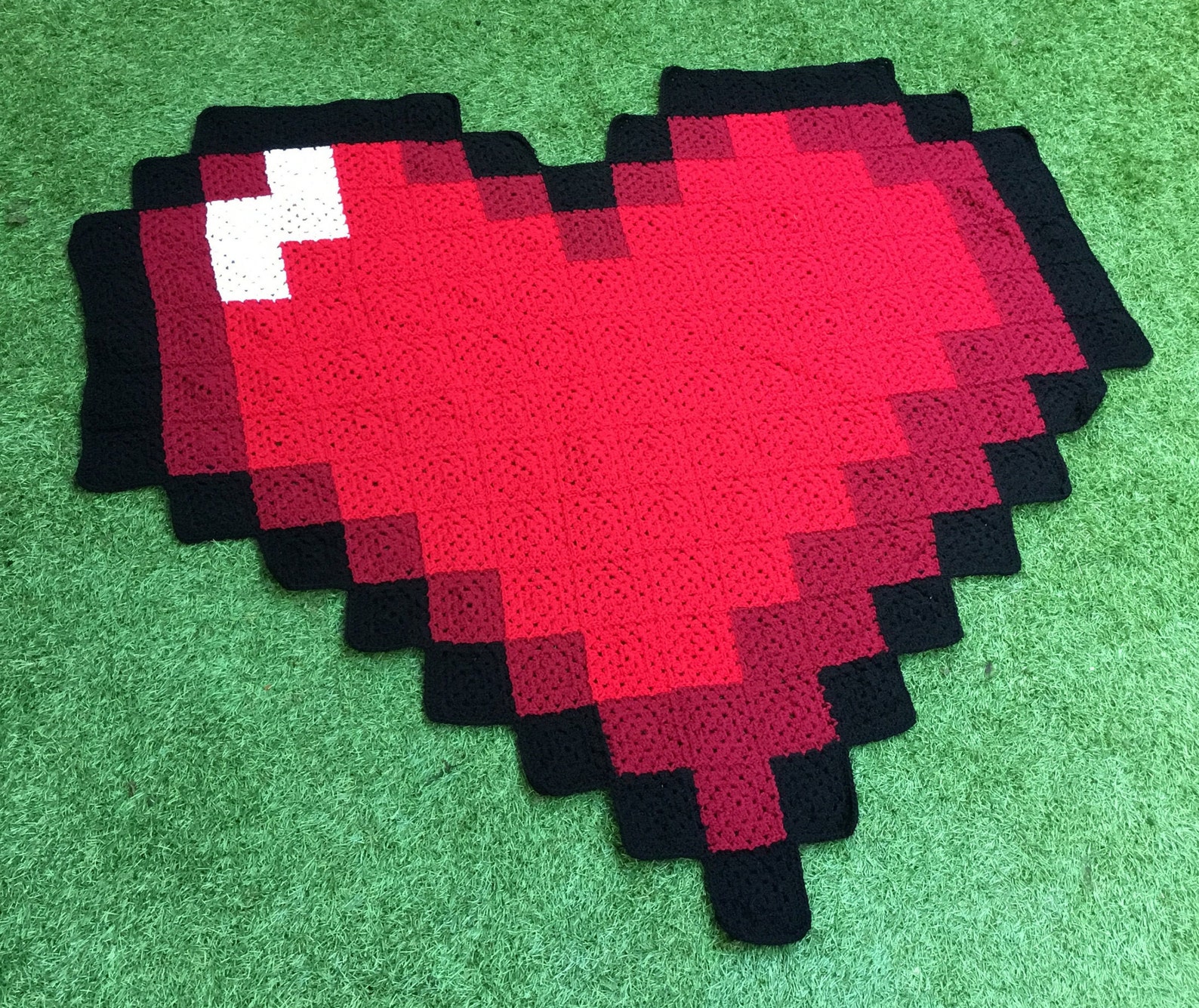 Retro Pixel Heart Rug Decorative Crochet Minecraft Zelda Pokemon Old ...