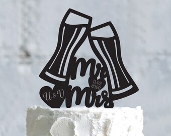 Beer Glasses Wedding Cake Topper, Personalized Mr and Mrs, a820