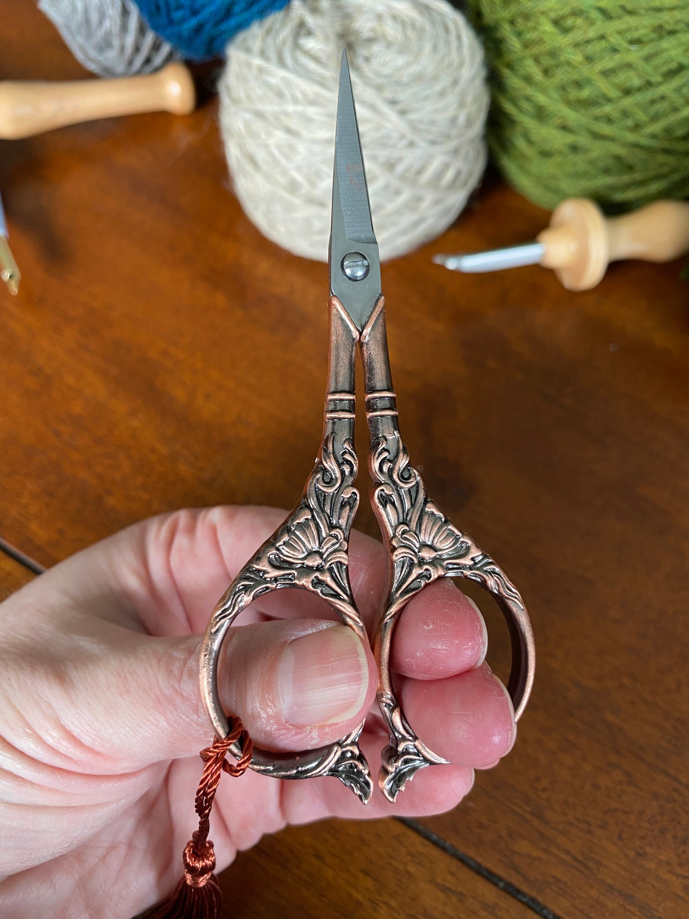 Victorian Style Embroidery Scissors - Lunatic Fringe Yarns