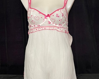 Vintage 90s pink, and white floral chemise Large