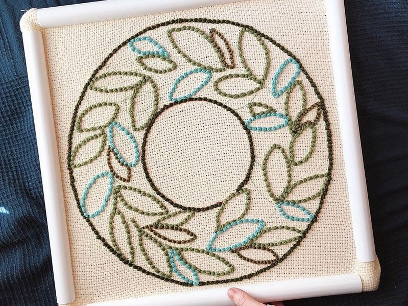 Punch Needle Embroidery Pattern for Christmas Holiday Wreath | Etsy