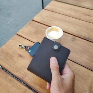 Portefeuille à deux volets, portefeuille fait main pour homme, cadeau d'anniversaire pour homme, portefeuille monogramme, portefeuille en cuir personnalisé
