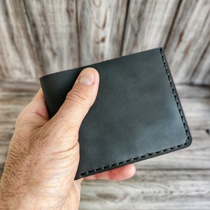 Portefeuille pour homme à deux volets en cuir, cadeau d'anniversaire pour papa, cadeau pour lui, portefeuille pour homme, portefeuille personnalisé, portefeuille à monogramme, véritable