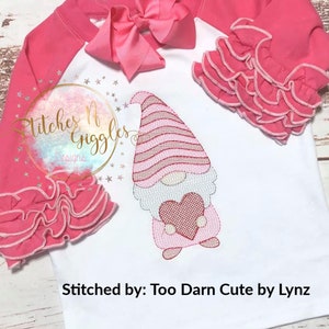 Love Gnome Valentine&#39;s Day  Embroidery Design, Digital File 4x4, 5x7, 6x10, 9x9