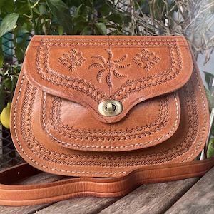 Genuine Full-Grain Leather Shoulder Bag in Camel