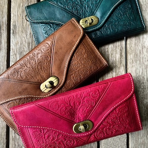 Portefeuille chéquier en cuir véritable à fermoir tourniquet