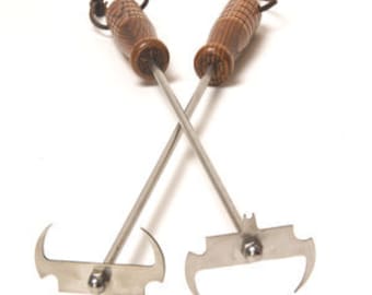 WiseHooker™ Clean-n-Flip BBQ grilling Tool. Proudly made in the USA.