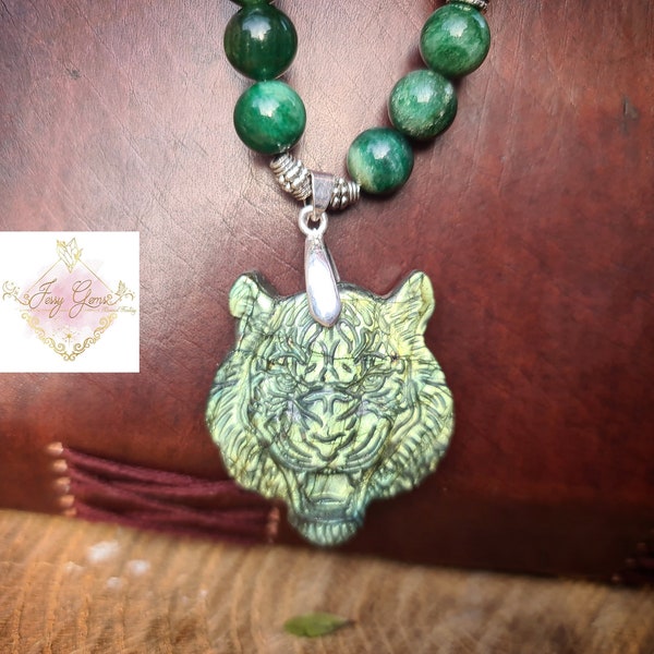 Collier fait main labradorite et perles ,collier labradorite, collier mixte, perle emeraude, collier acier, labradorite tigre,pierre de lave