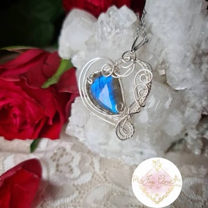 PENDENTIF fantaisie en labradorite , bijou en forme de coeur pour femme, collier artisanal en wire wrapping , amulette de protection