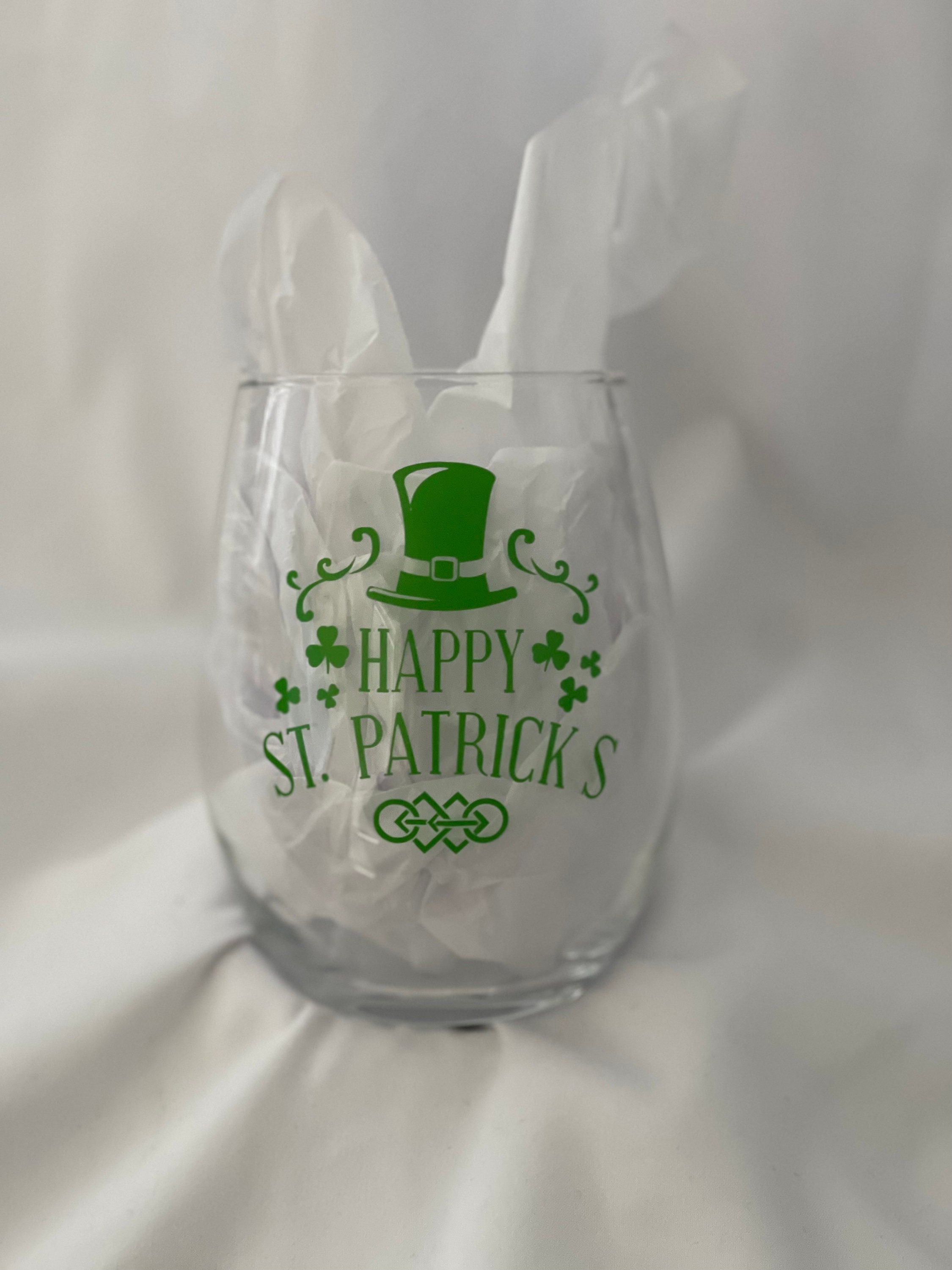 st patricks day wine glass centerpiece
