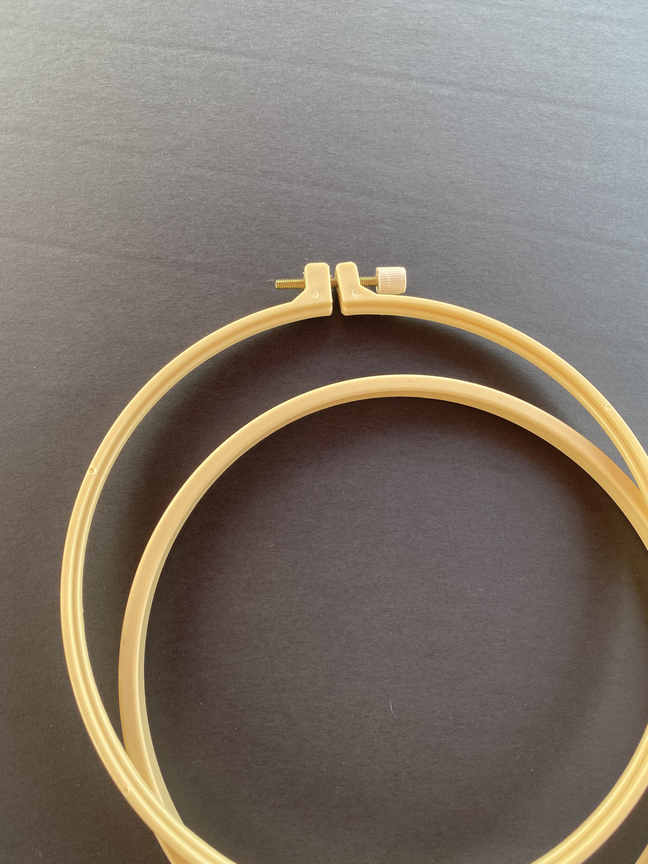 Noslip Embroidery Hoop, 8inch Gripper Frame for Cross Stitch, Punch