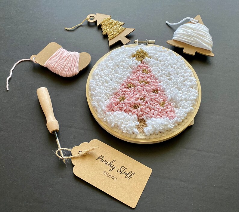 Christmas Punch Needle Embroidery Gift Kit, Pink Tree Wall Art Rug Hooking Set immagine 6