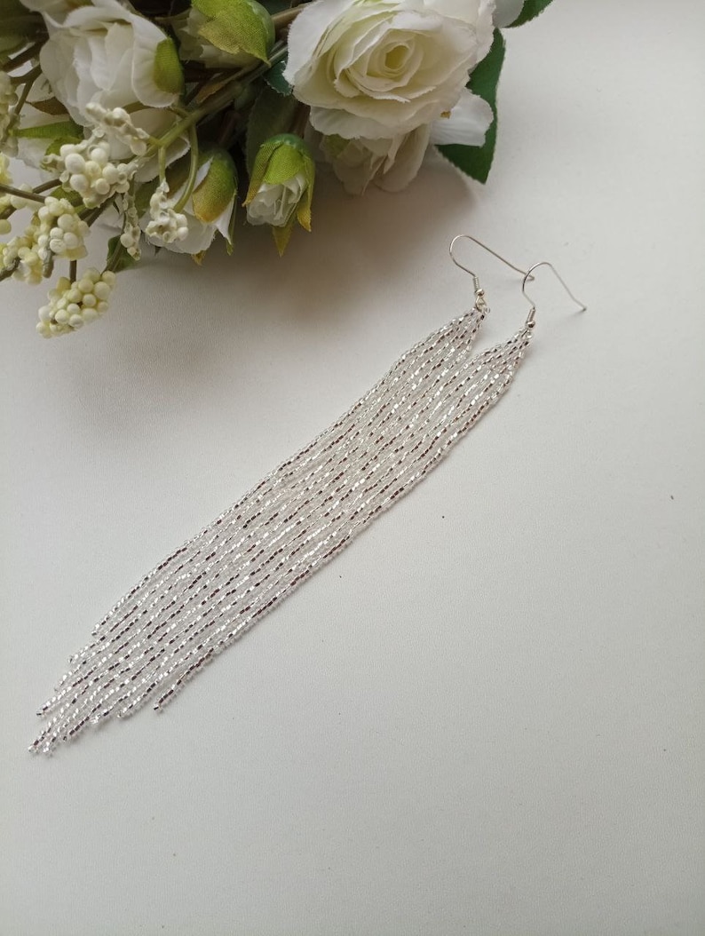 pärlörhängen, mycket långa silverörhängen, extra långa örhängen, fransörhängen, bohoörhängen, örhängen med seed bead, handgjorda örhängen bild 1