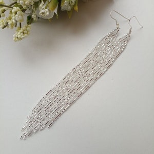 pärlörhängen, mycket långa silverörhängen, extra långa örhängen, fransörhängen, bohoörhängen, örhängen med seed bead, handgjorda örhängen bild 3