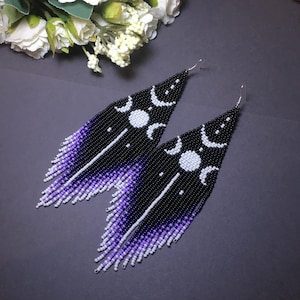 Pendientes de cuentas, Pendientes Luna, pendientes negros morados muy largos, pendientes extra largos, pendientes de flecos, pendientes boho, pendientes de cuentas de semillas