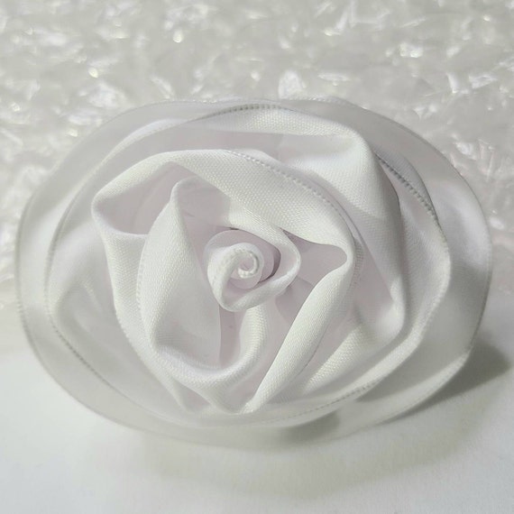 Handmade White Satin Ribbon Rose Brooch, Flower Pin Hair  display picture 2