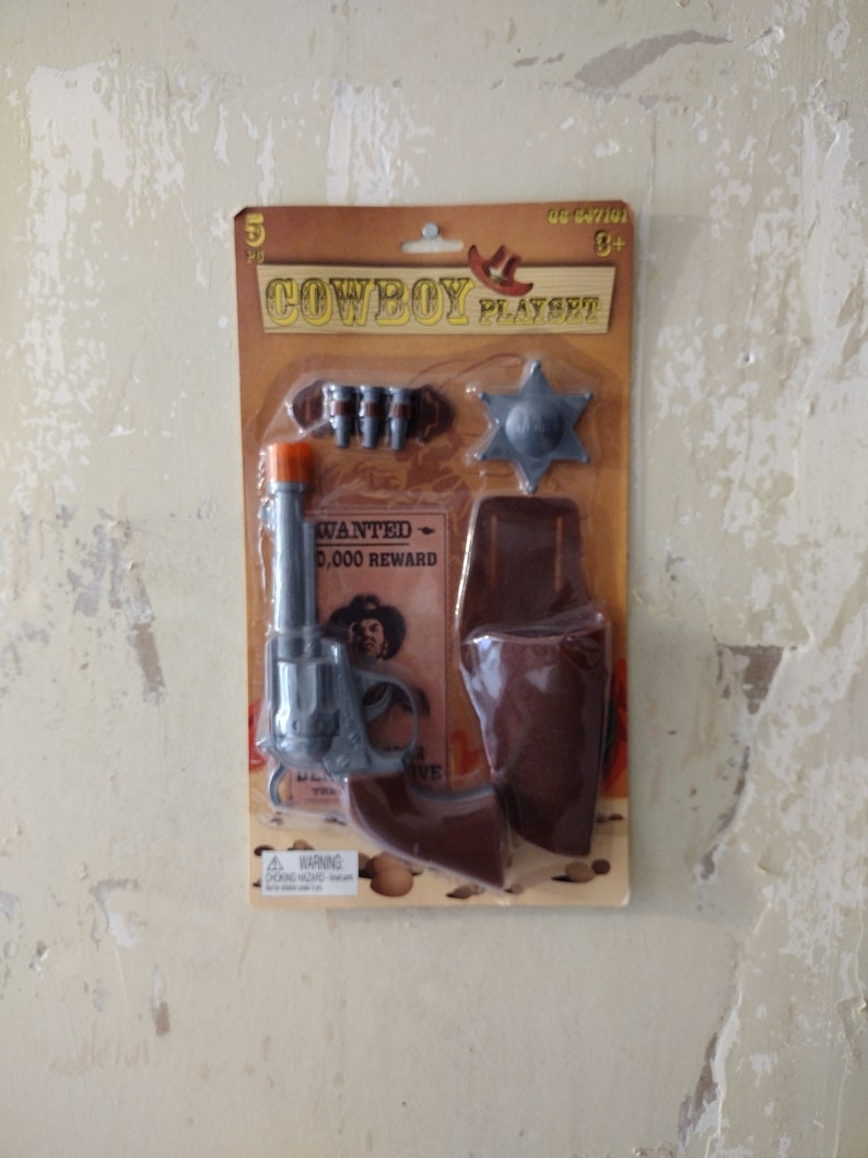 Vintage Cowboy Gun With Holster and Sheriff Badge NIB Cowboy Costume ...